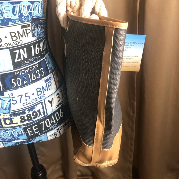 JM New York The Bart’s Sporty Tote Insulated Beach Bag - Picture 7 of 16